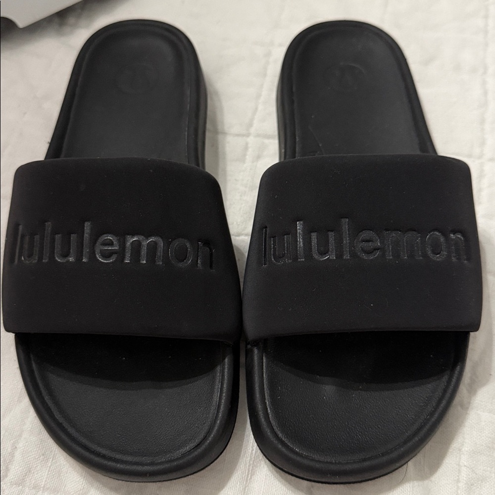 lululemon athletica Black Restfeel Slide Sandals